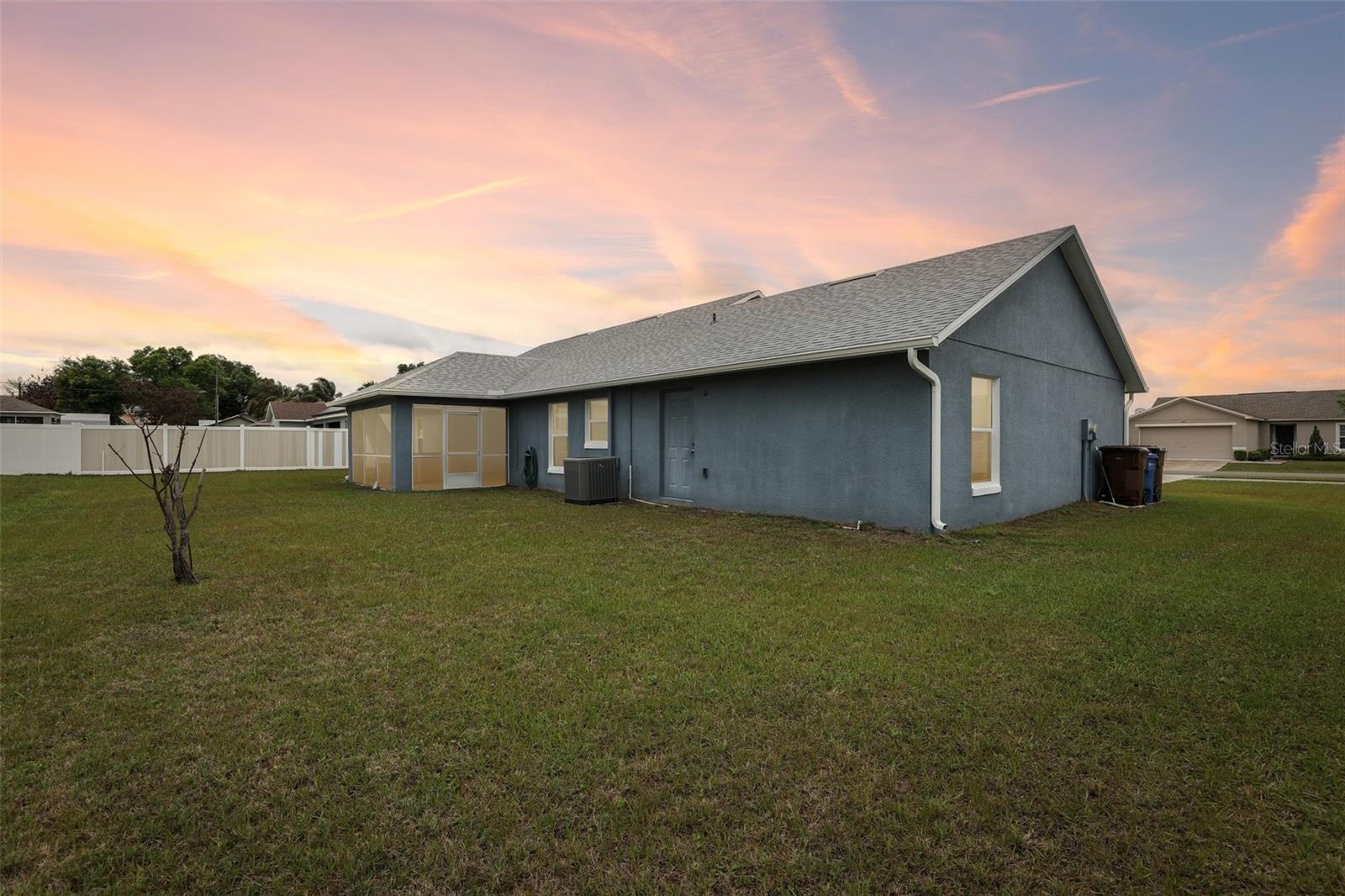 Image 26 of 33 For 264 Chicago Avenue W