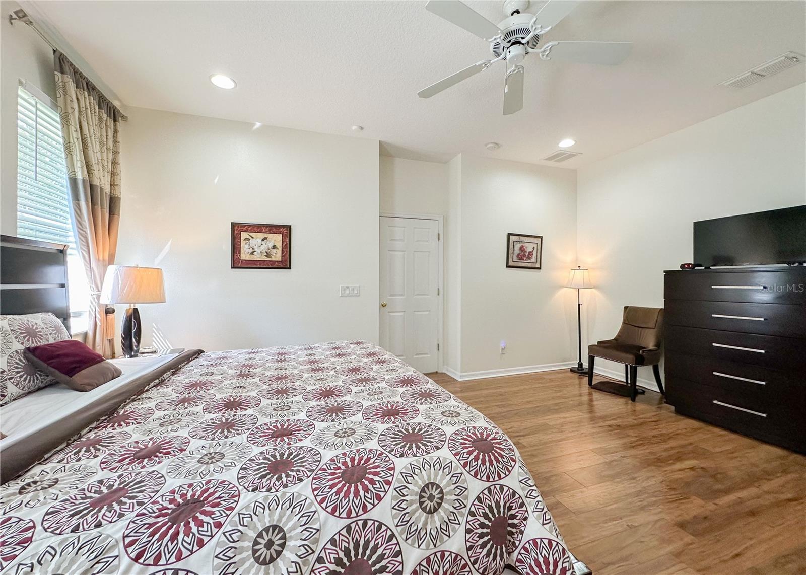 Image 14 of 29 For 312 Silverdale Avenue