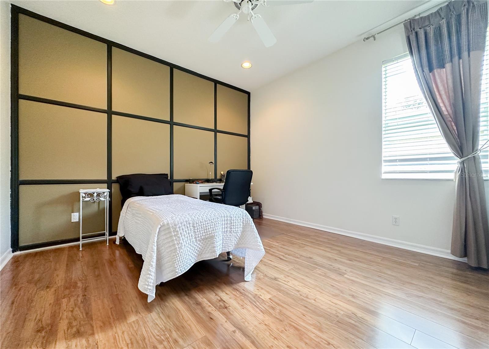 Image 19 of 29 For 312 Silverdale Avenue