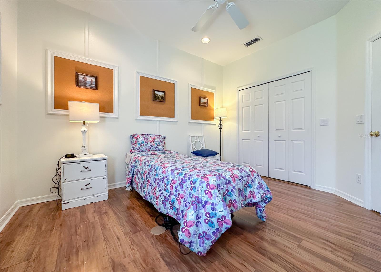 Image 22 of 29 For 312 Silverdale Avenue