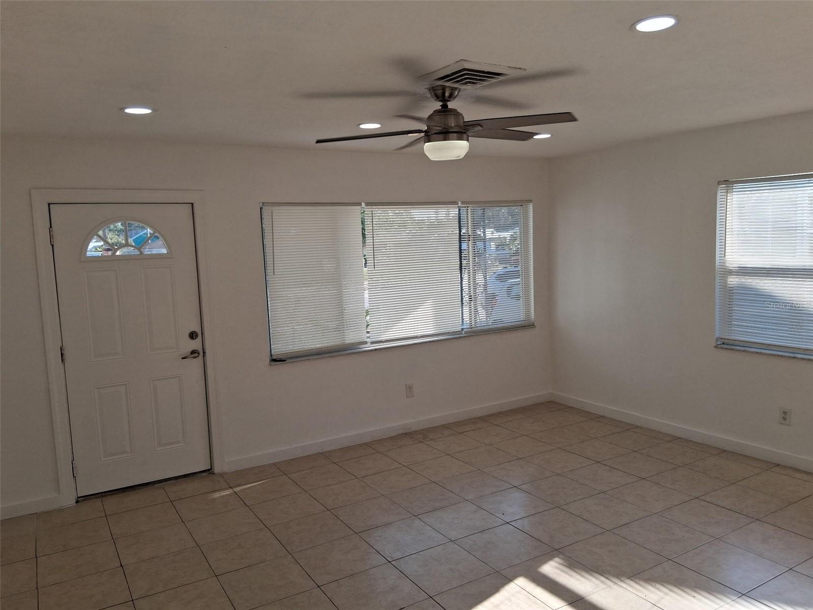 Image 6 of 18 For 2843 13th Avenue N