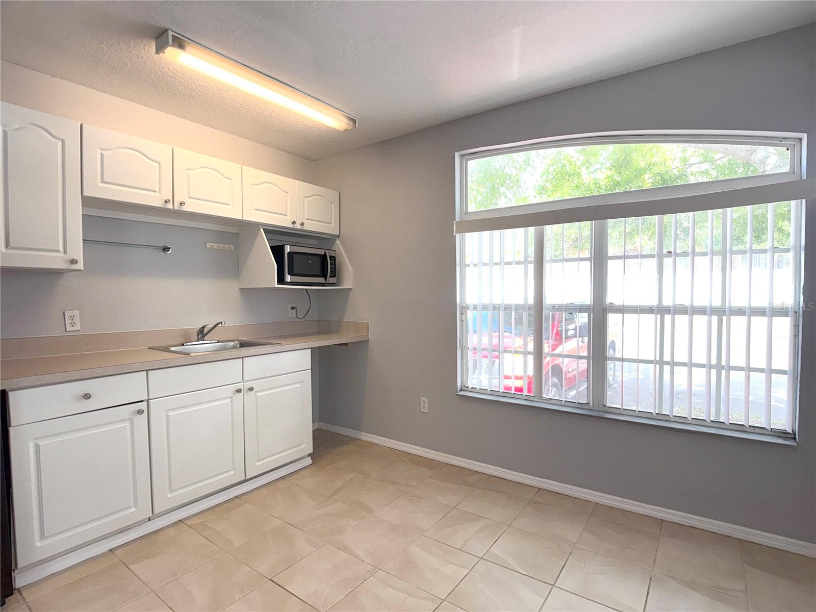 Image 5 of 15 For 902 Orchid Drive