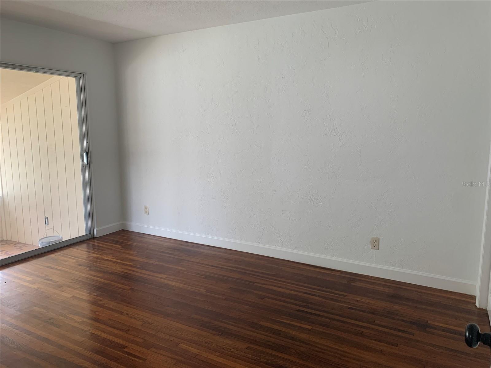 Image 4 of 4 For 2007 Schulte Avenue 1