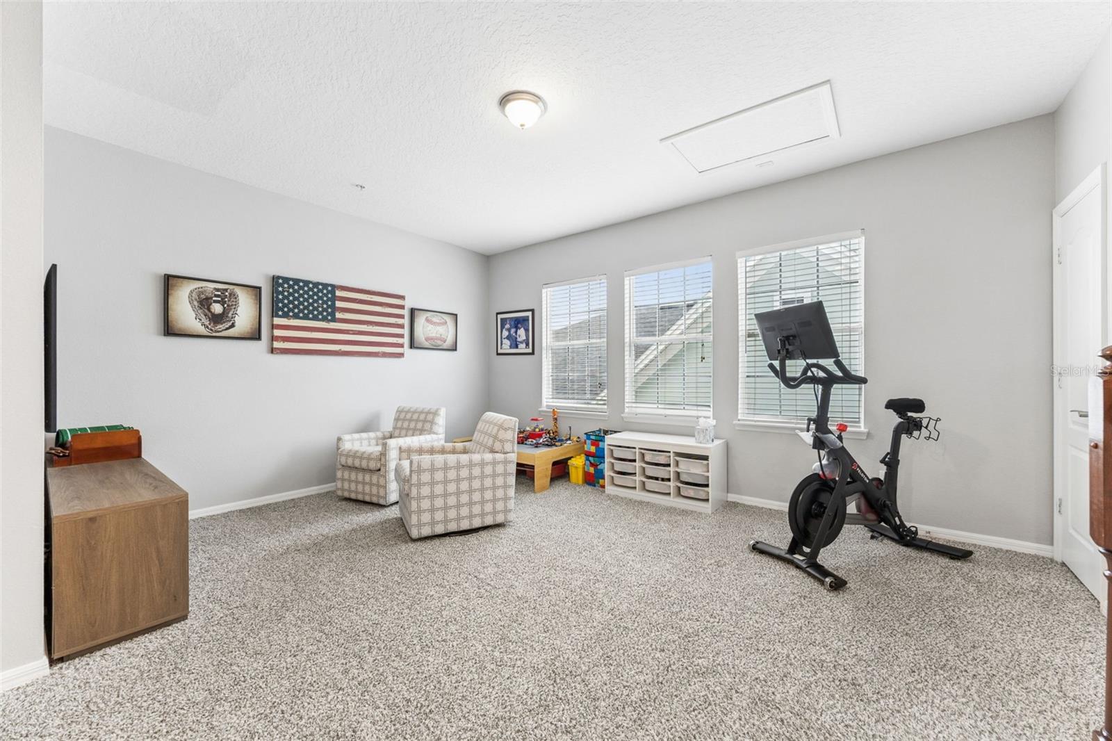 Image 19 of 37 For 1155 Fern Avenue