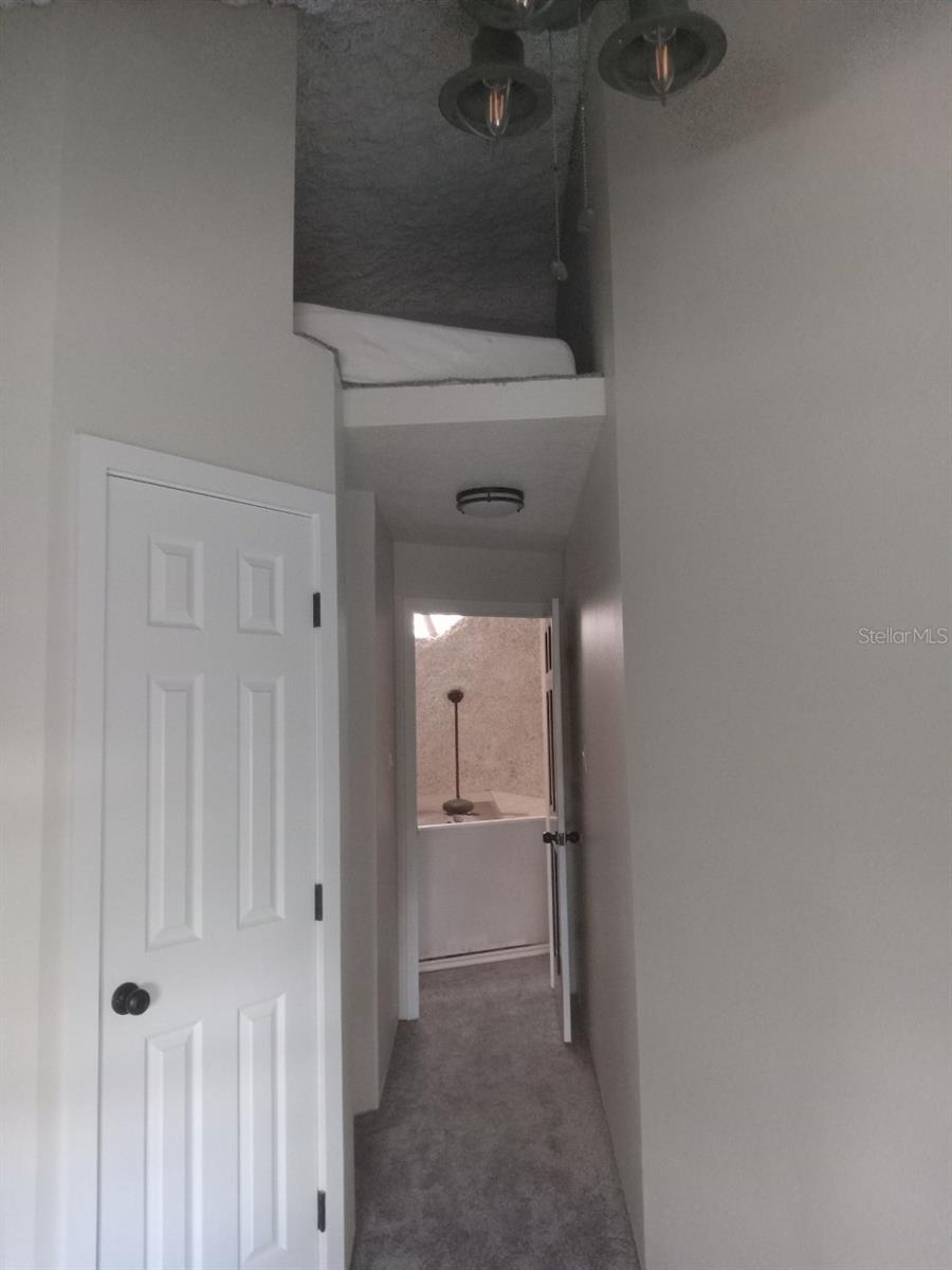 Image 10 of 22 For 10424 Lyons Avenue