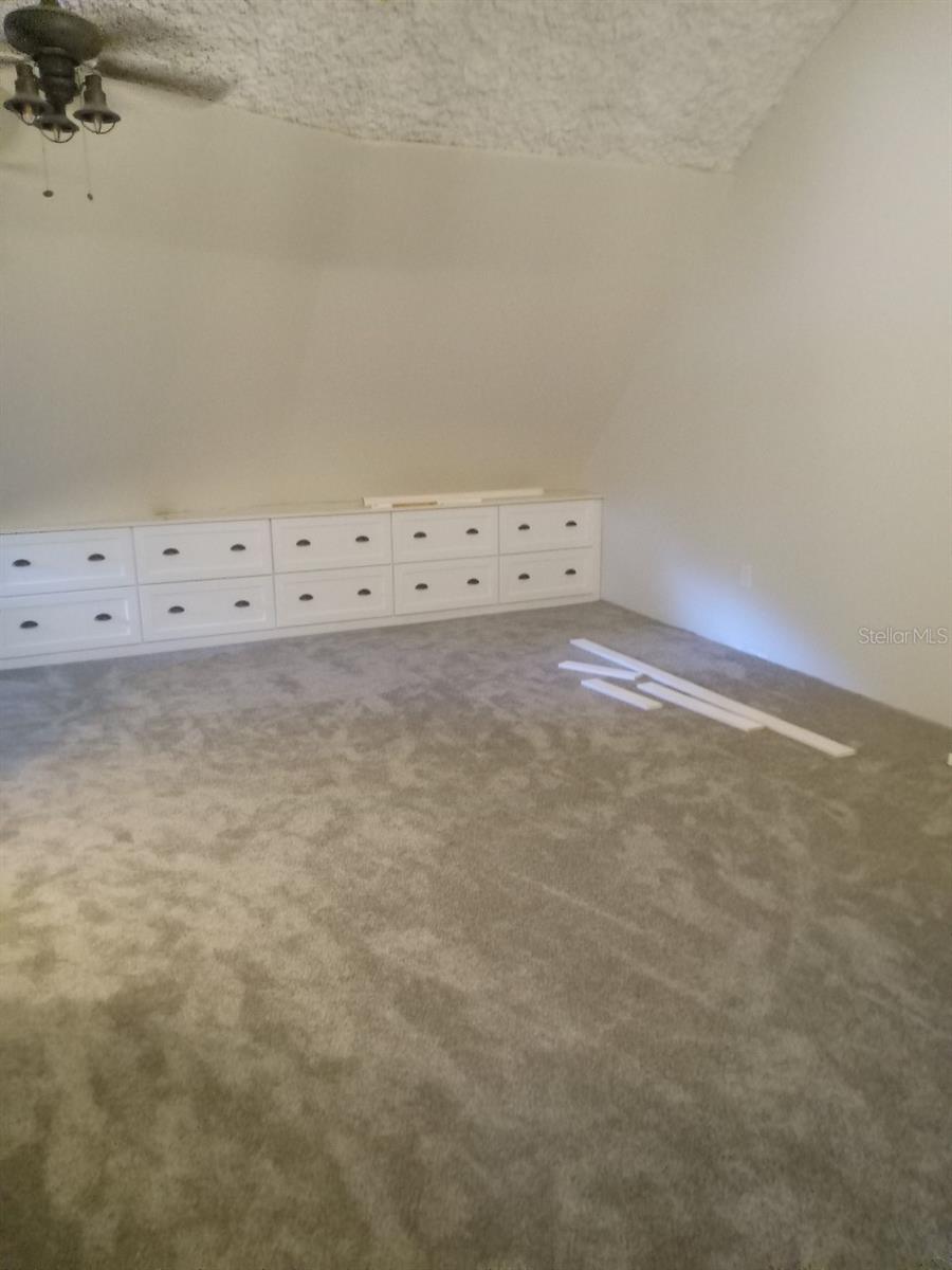 Image 12 of 22 For 10424 Lyons Avenue