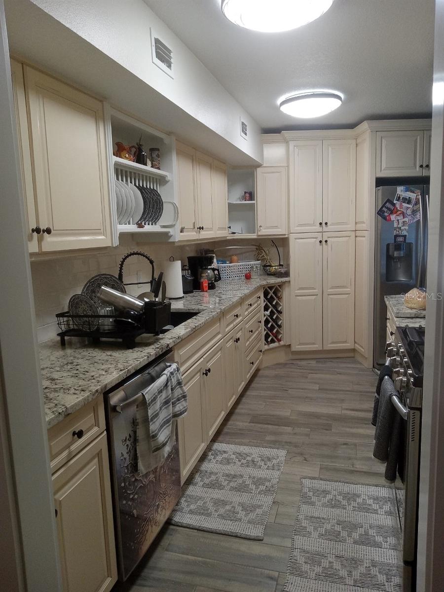 Image 22 of 22 For 10424 Lyons Avenue