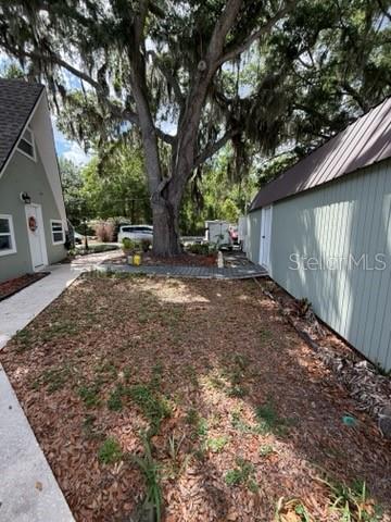 Image 4 of 22 For 10424 Lyons Avenue