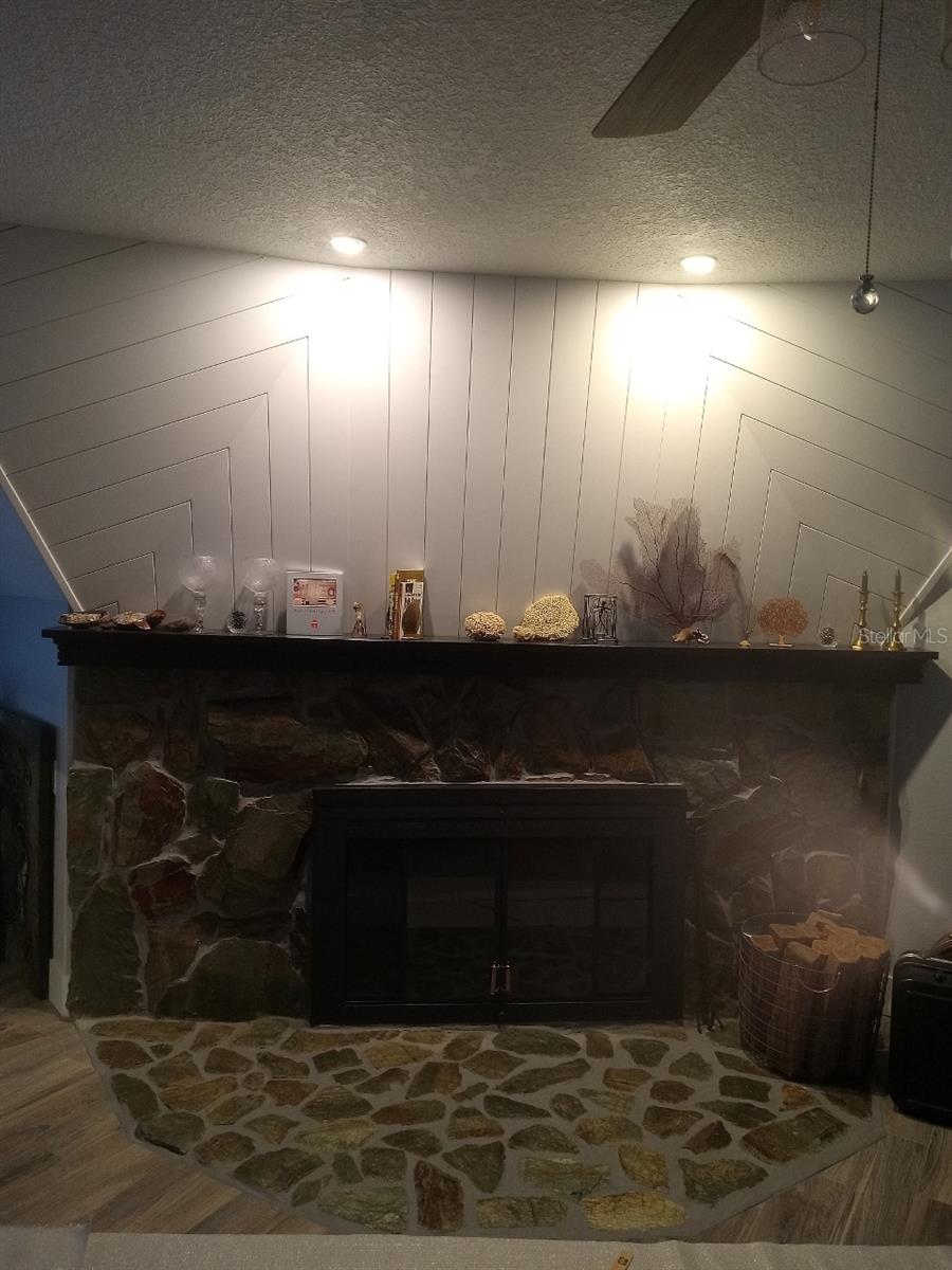 Image 6 of 22 For 10424 Lyons Avenue