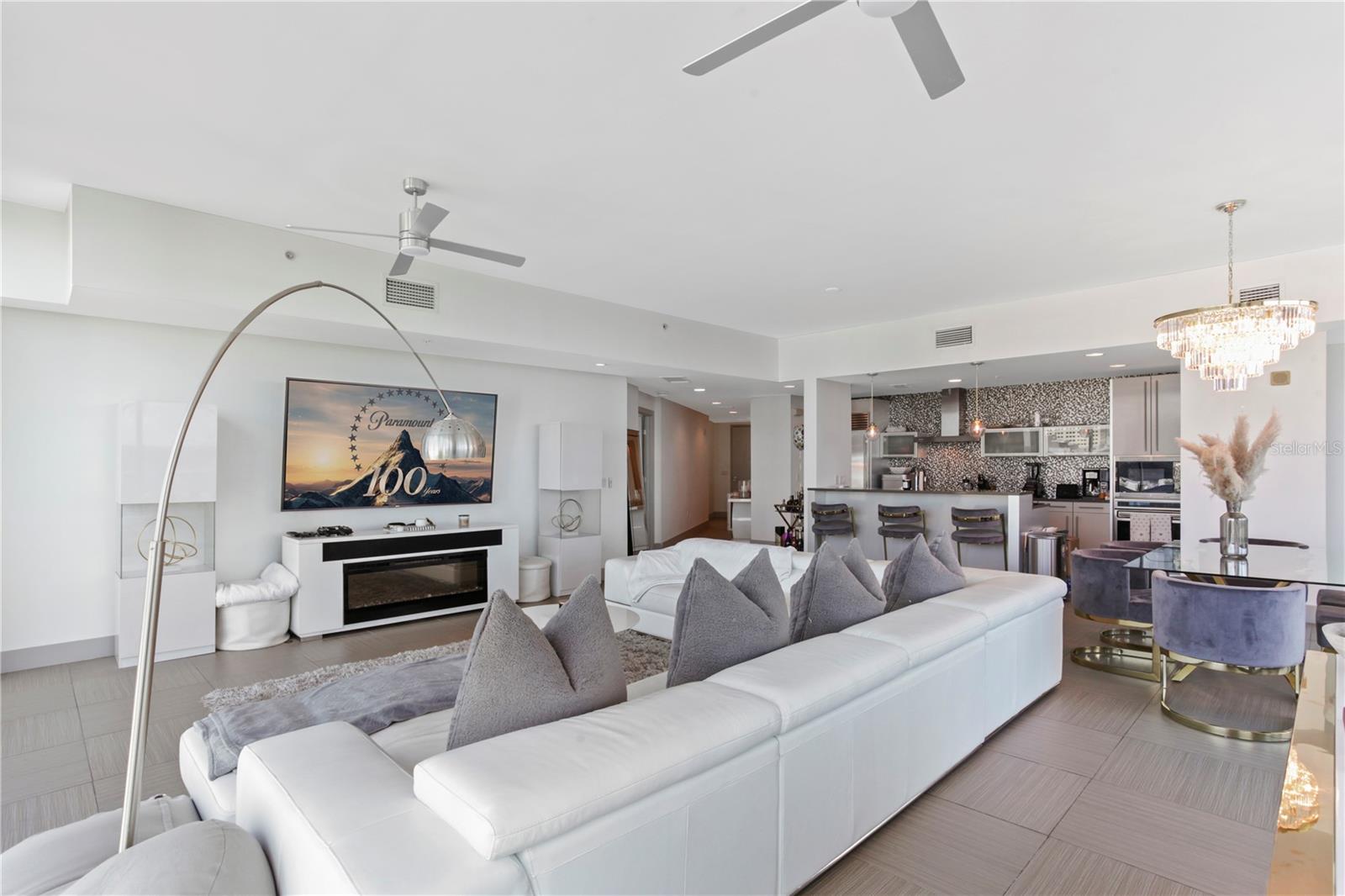 Image 11 of 19 For 260 Osceola Avenue 1106