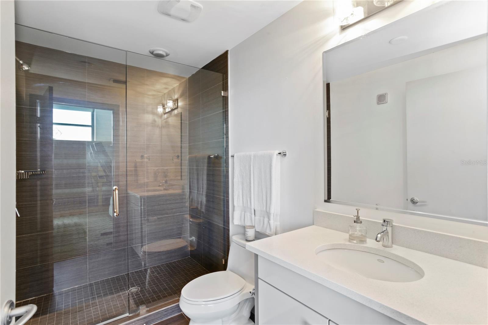 Image 17 of 19 For 260 Osceola Avenue 1106