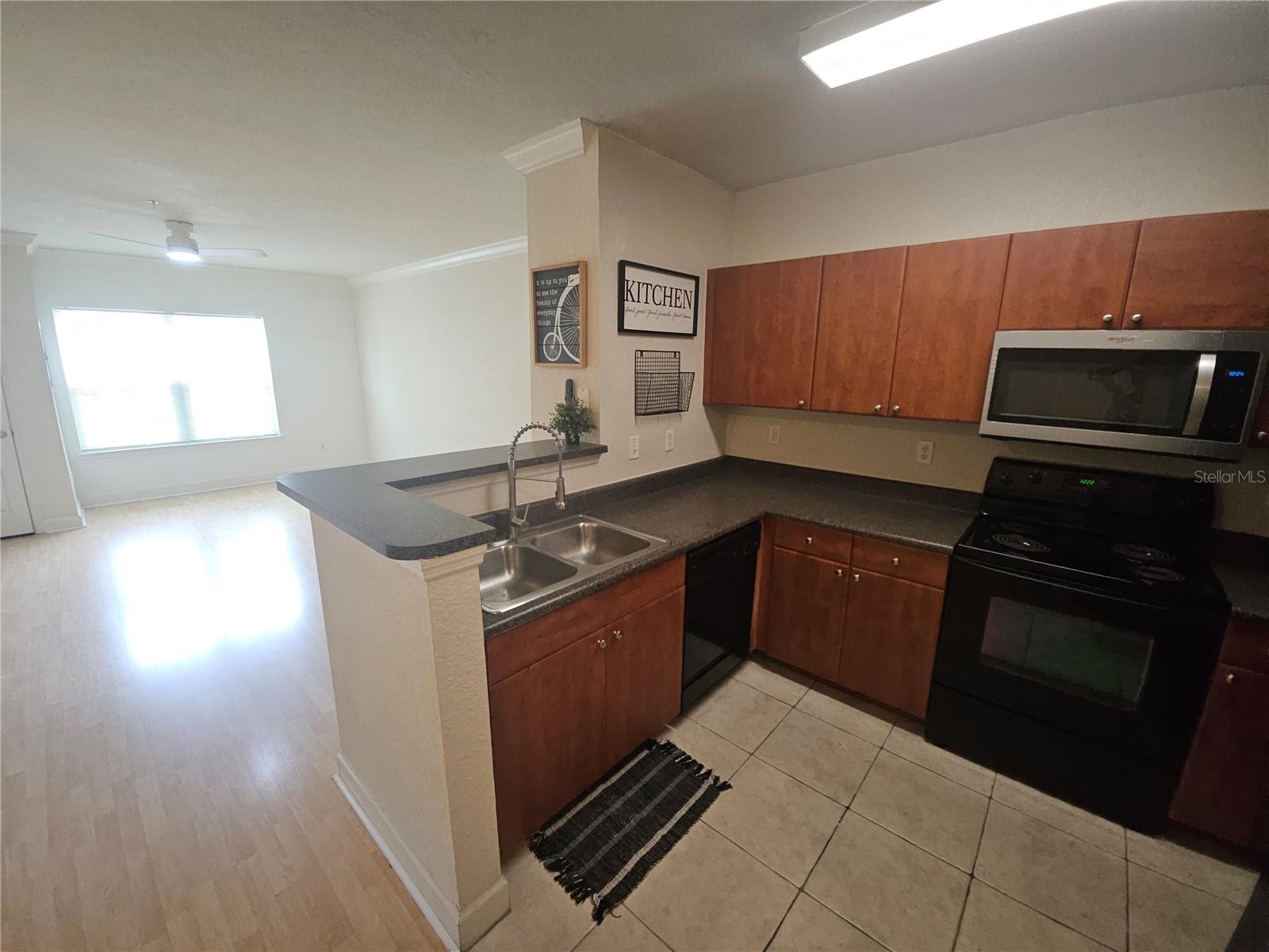 Image 12 of 44 For 202 South Street 4049