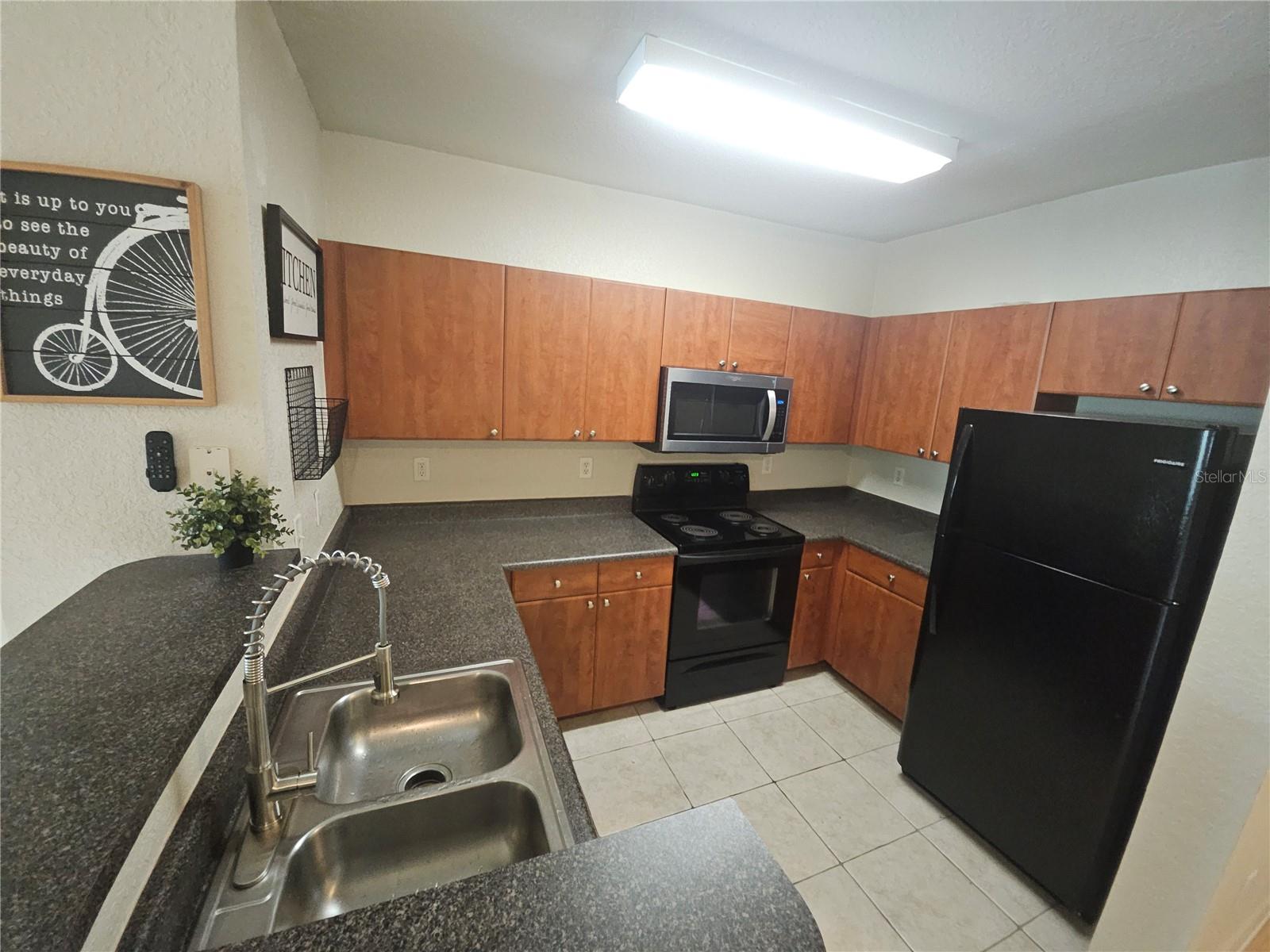 Image 15 of 44 For 202 South Street 4049