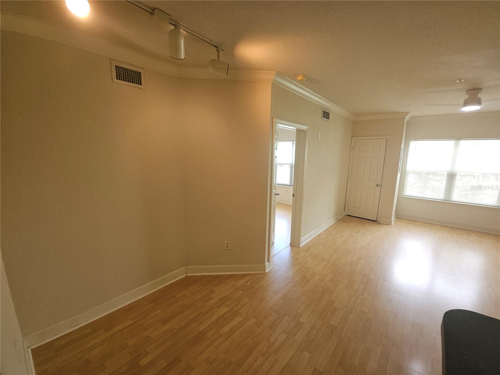 Image 18 of 44 For 202 South Street 4049