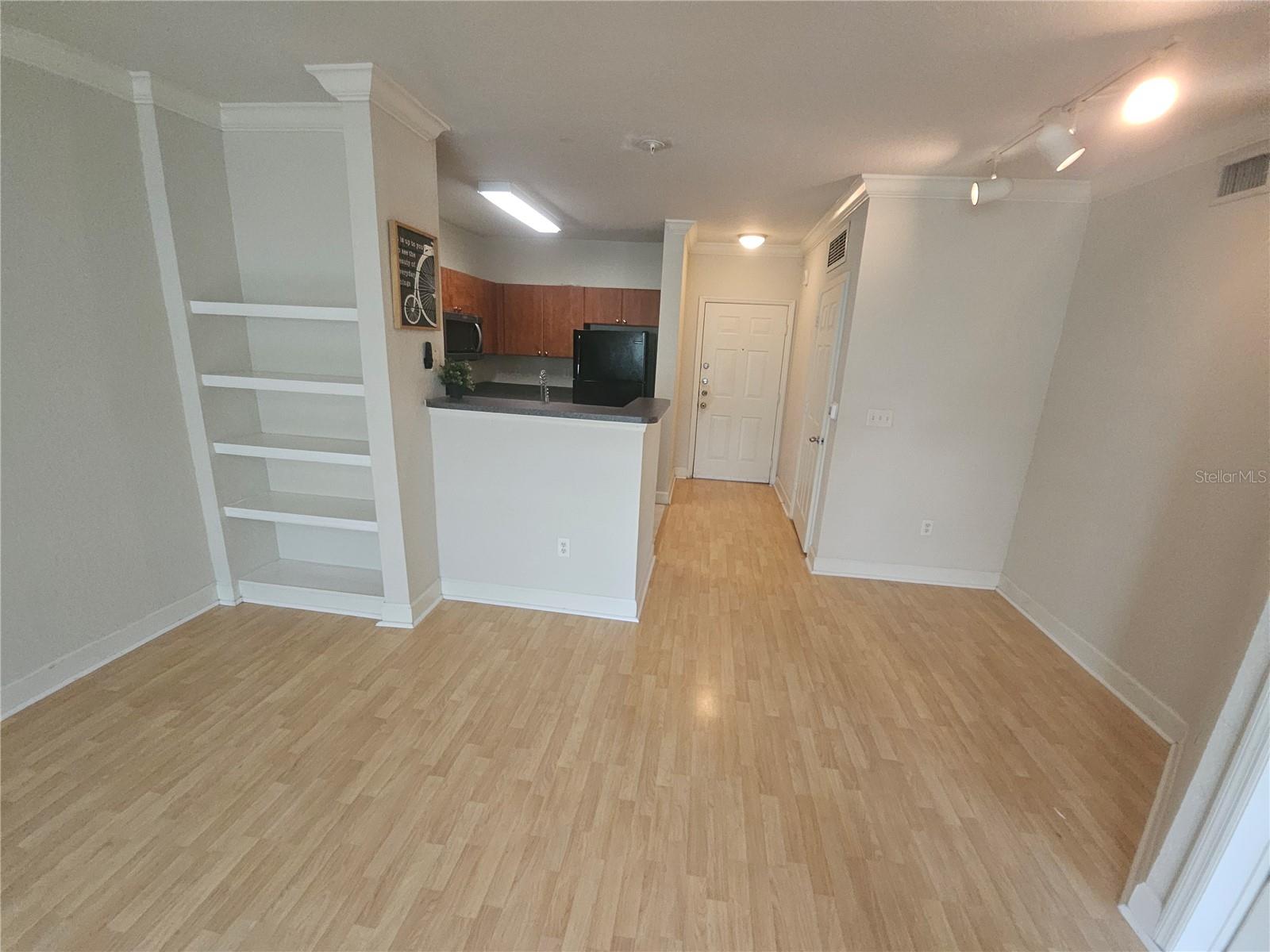 Image 21 of 44 For 202 South Street 4049