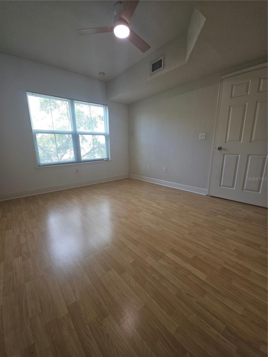 Image 31 of 44 For 202 South Street 4049