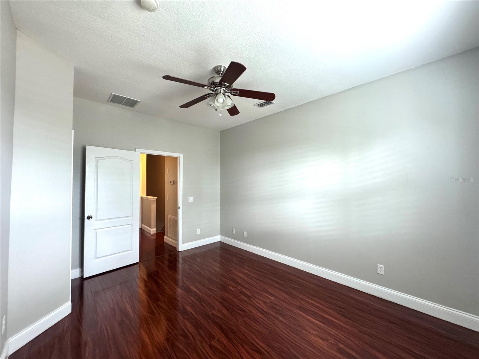 Listing photo id 8 for 3411 Wilshire Way Road 24