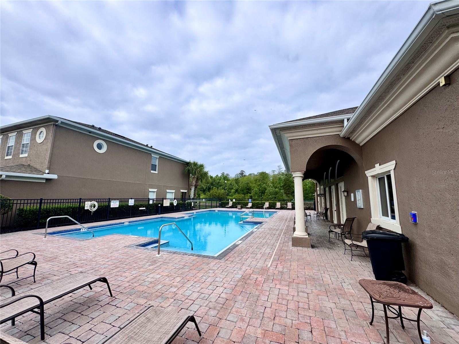 Listing photo id 18 for 3411 Wilshire Way Road 24