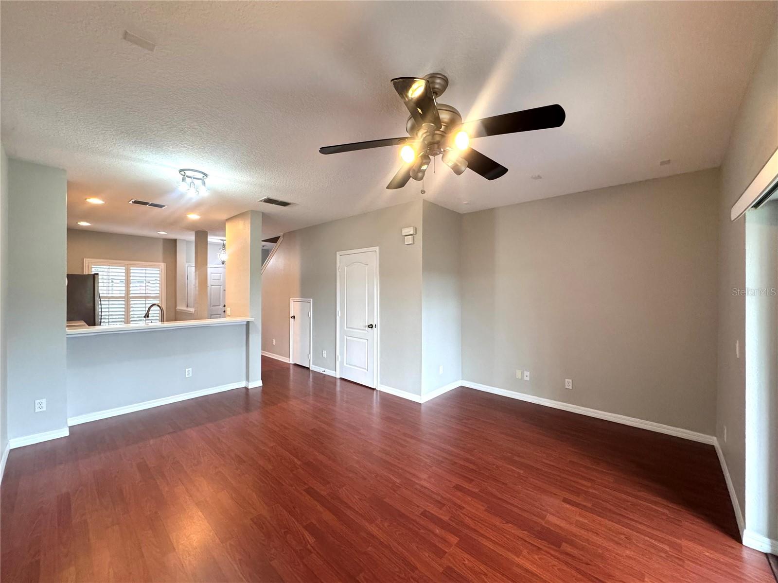 Listing photo id 1 for 3411 Wilshire Way Road 24