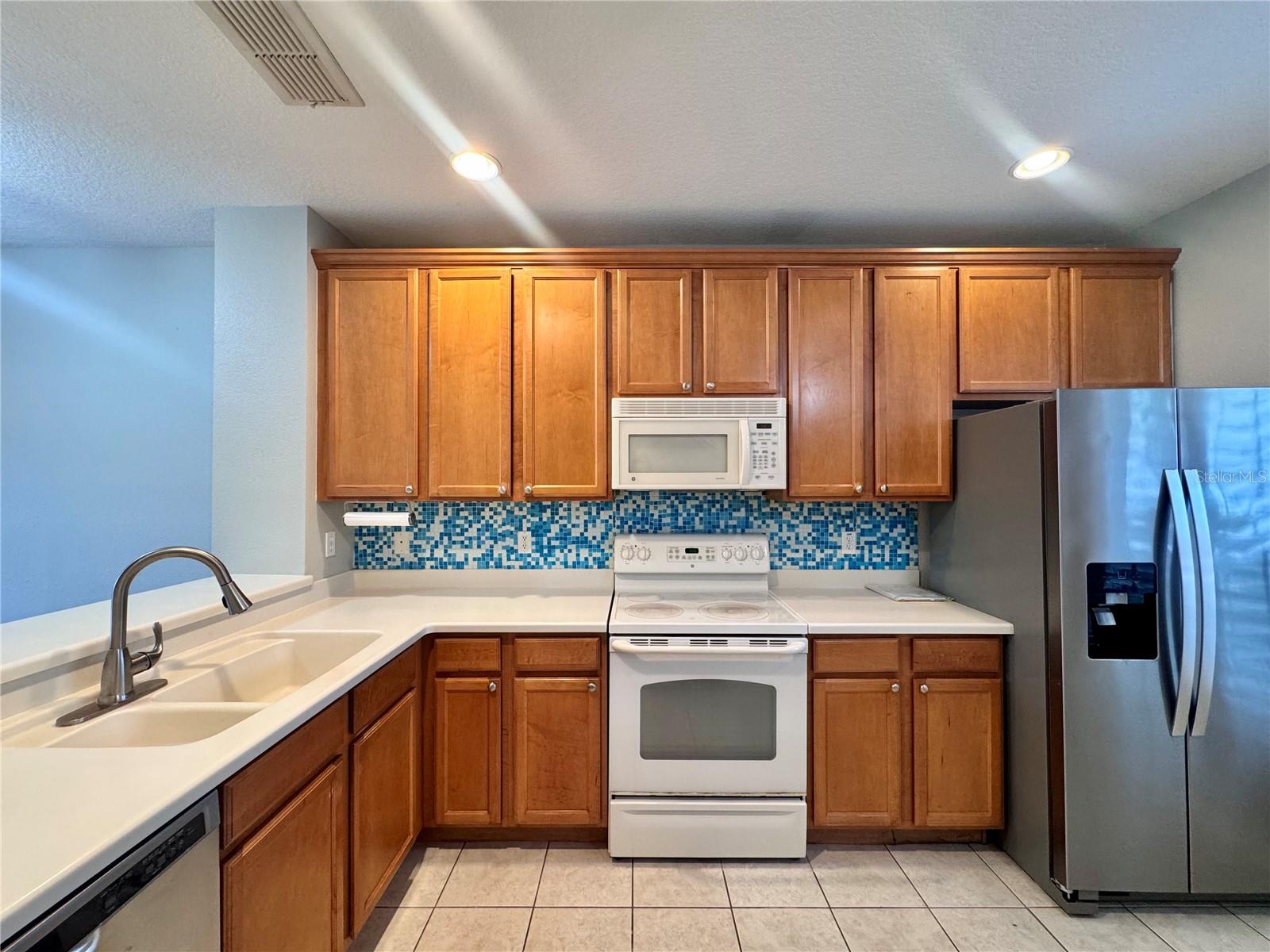 Listing photo id 2 for 3411 Wilshire Way Road 24