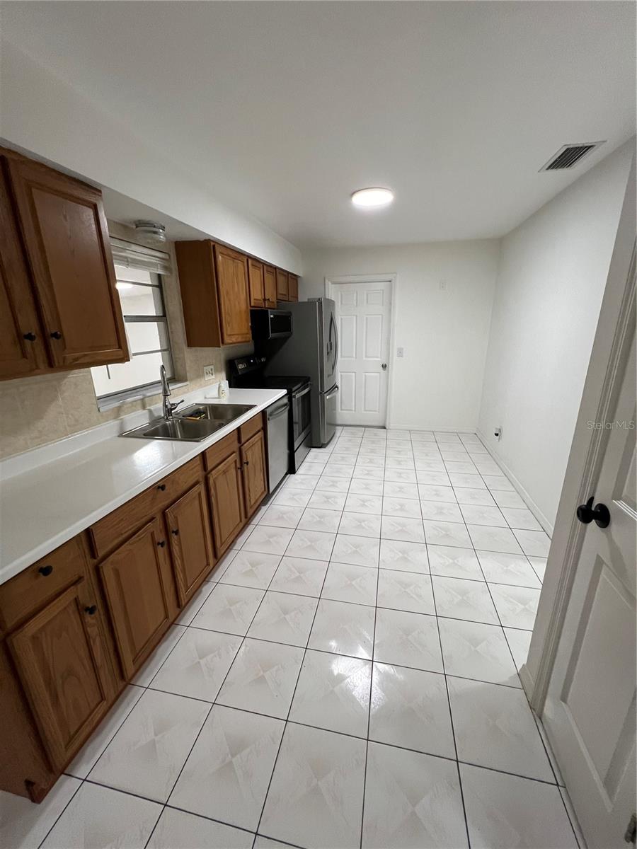 Image 14 of 19 For 7455 Wayland Boulevard