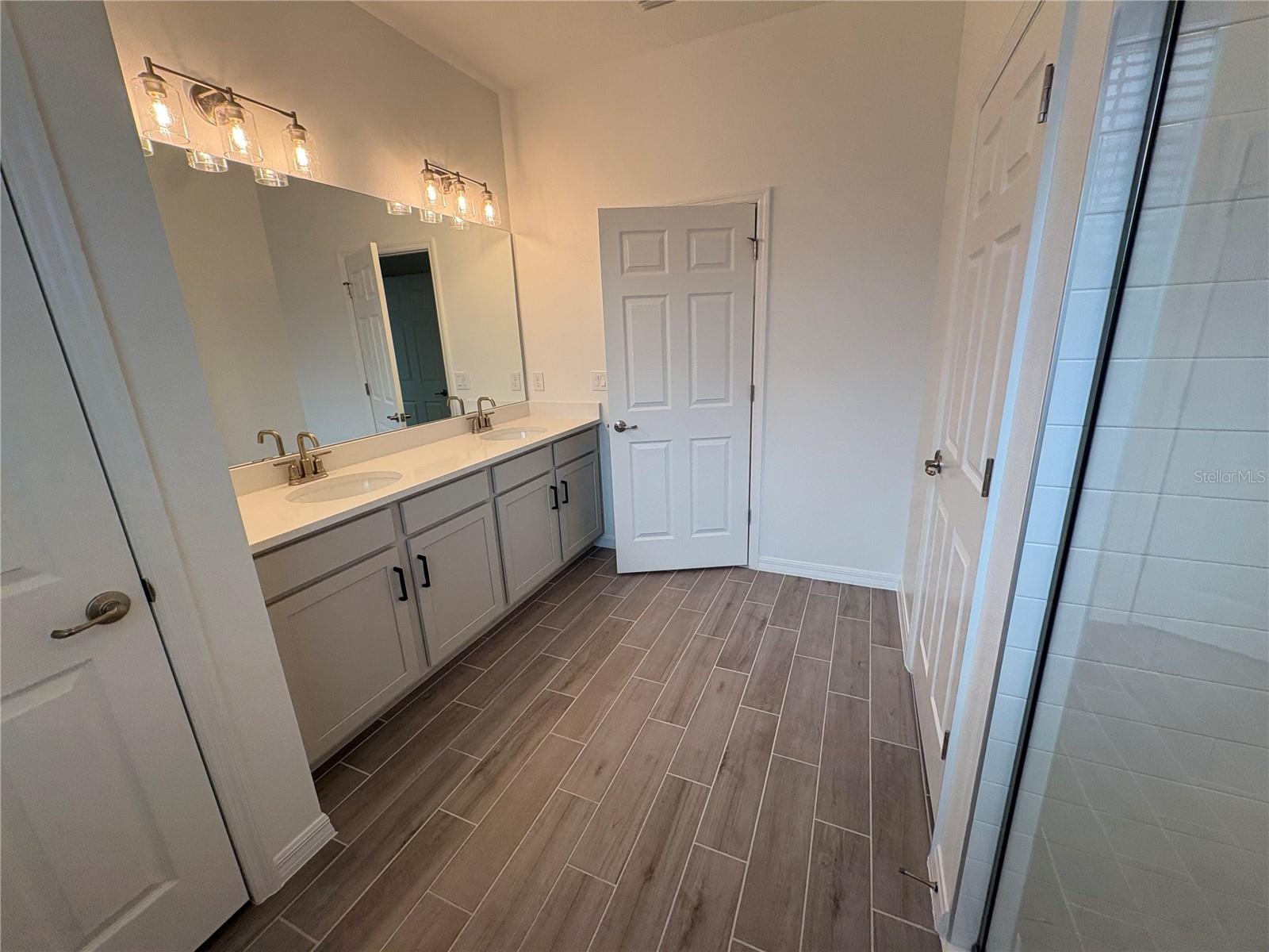 Image 17 of 28 For 1876 Columbus Path