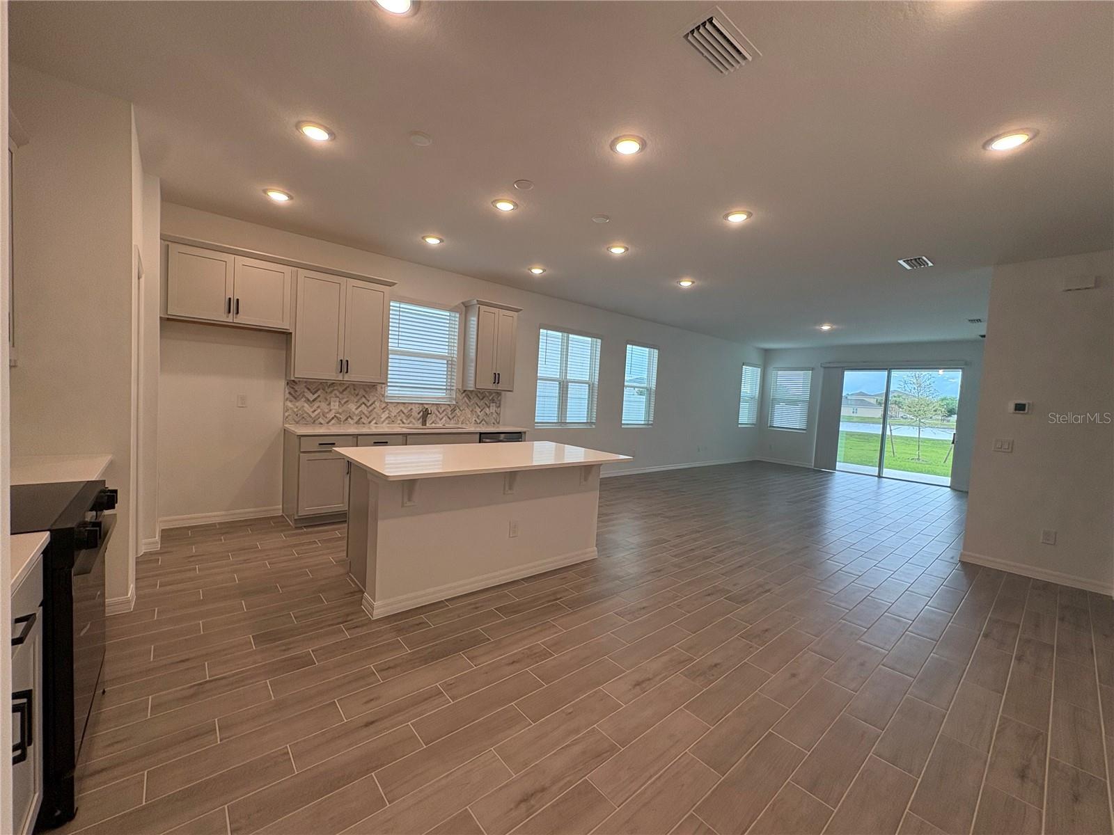 Image 8 of 28 For 1876 Columbus Path