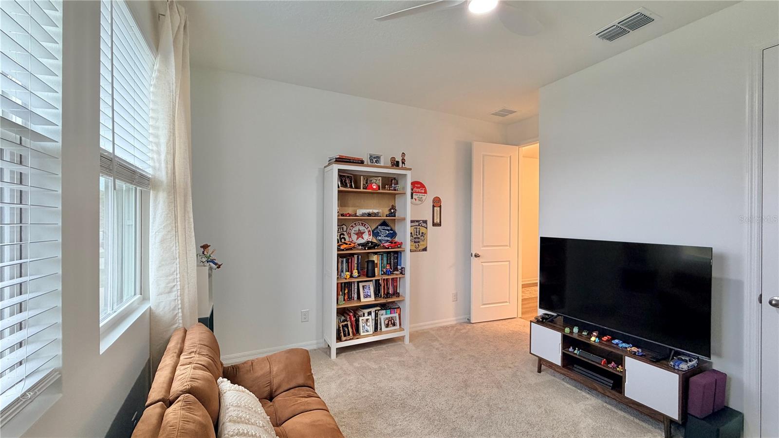 Image 13 of 37 For 5723 Cattle Ranch Drive