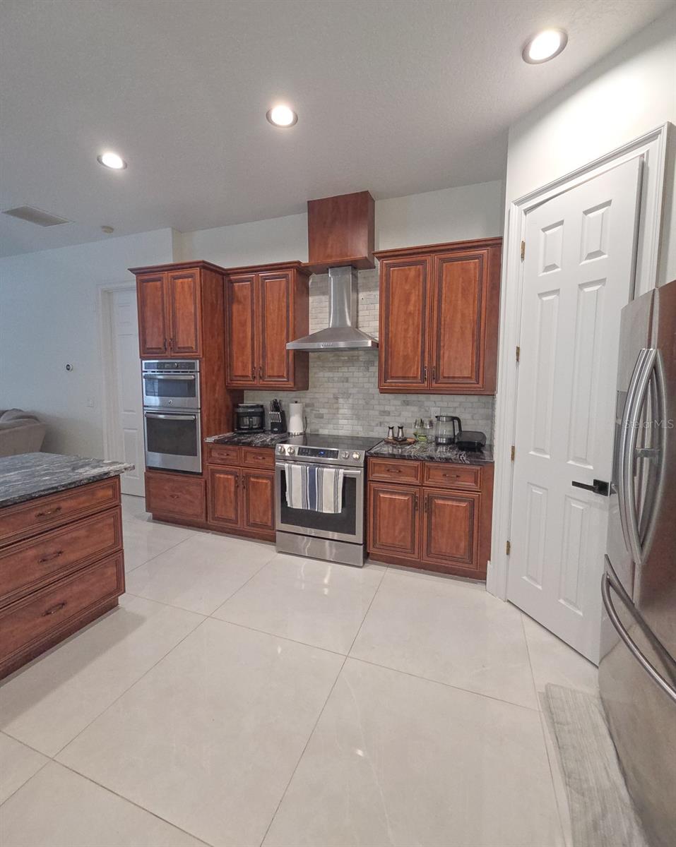 Image 36 of 73 For 1742 Fifeshire Court