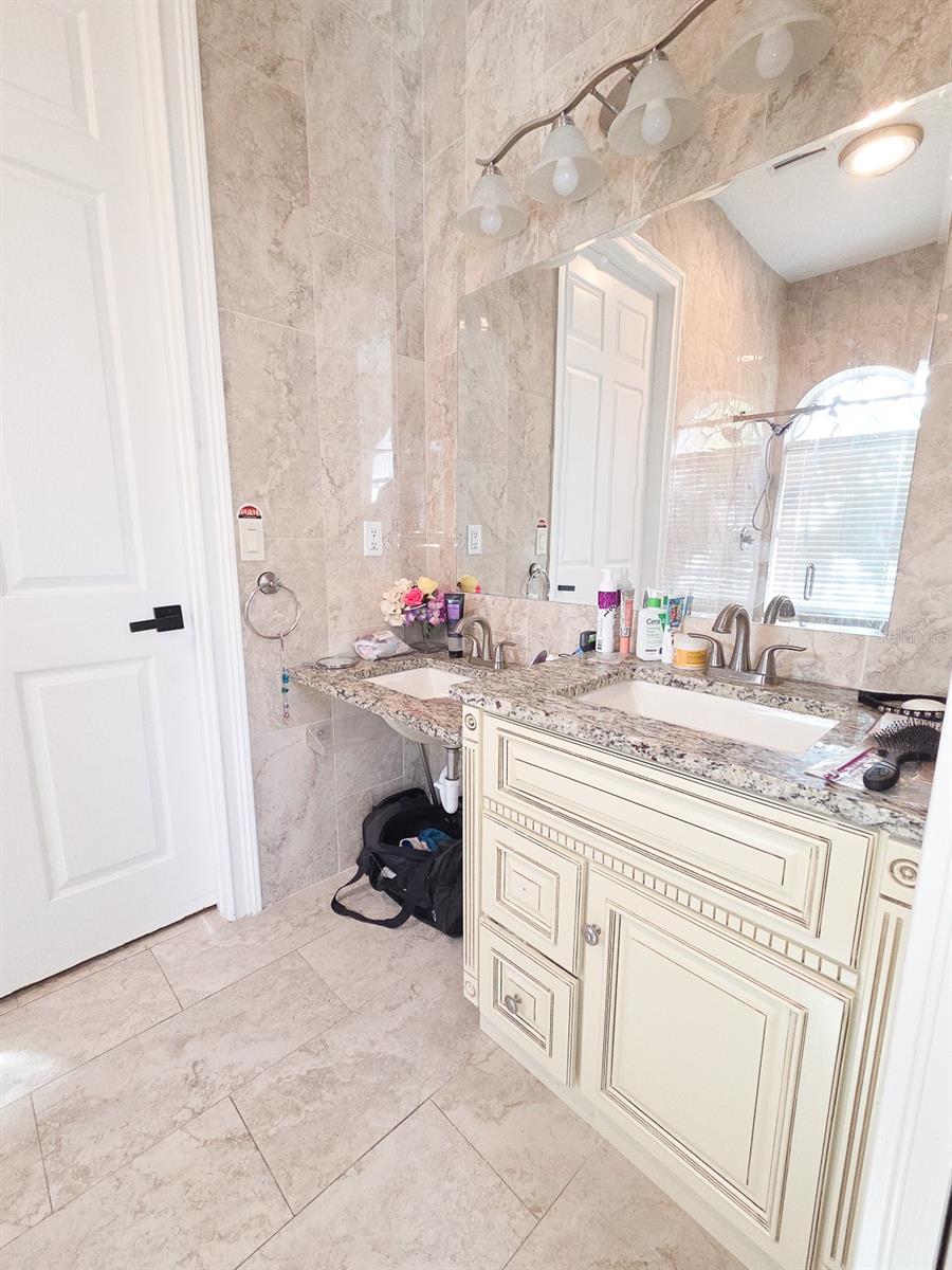 Image 46 of 73 For 1742 Fifeshire Court