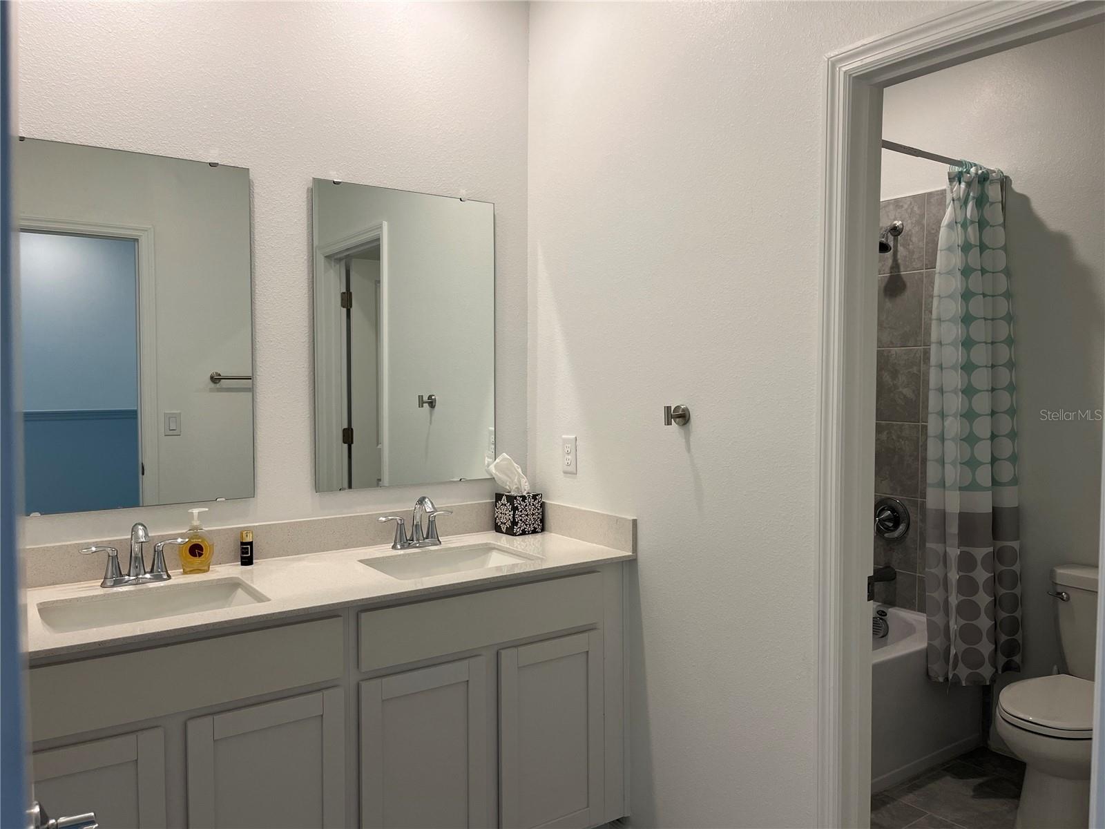 Image 15 of 27 For 7067 Sienna Oak Alley