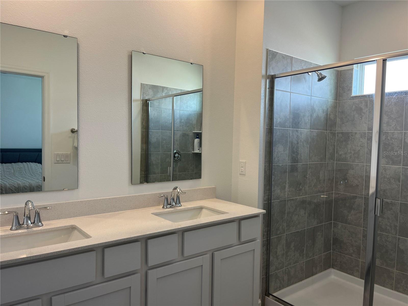 Image 21 of 27 For 7067 Sienna Oak Alley