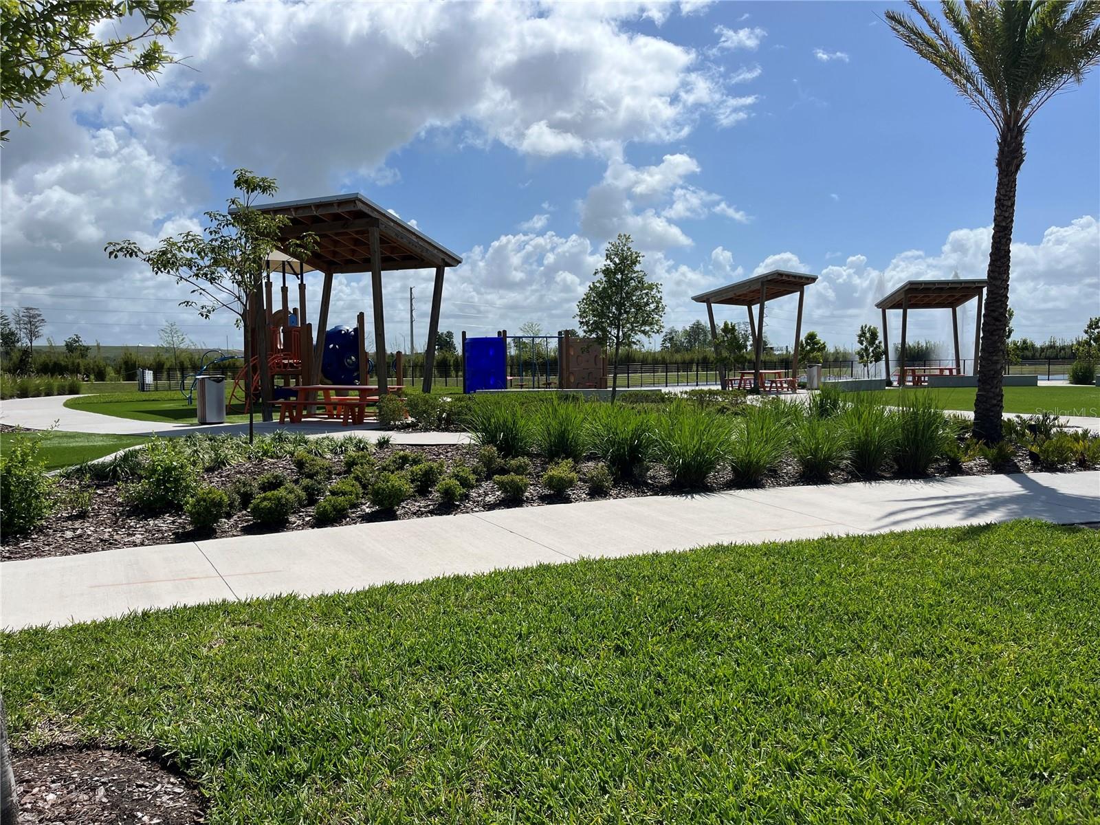 Image 24 of 27 For 7067 Sienna Oak Alley