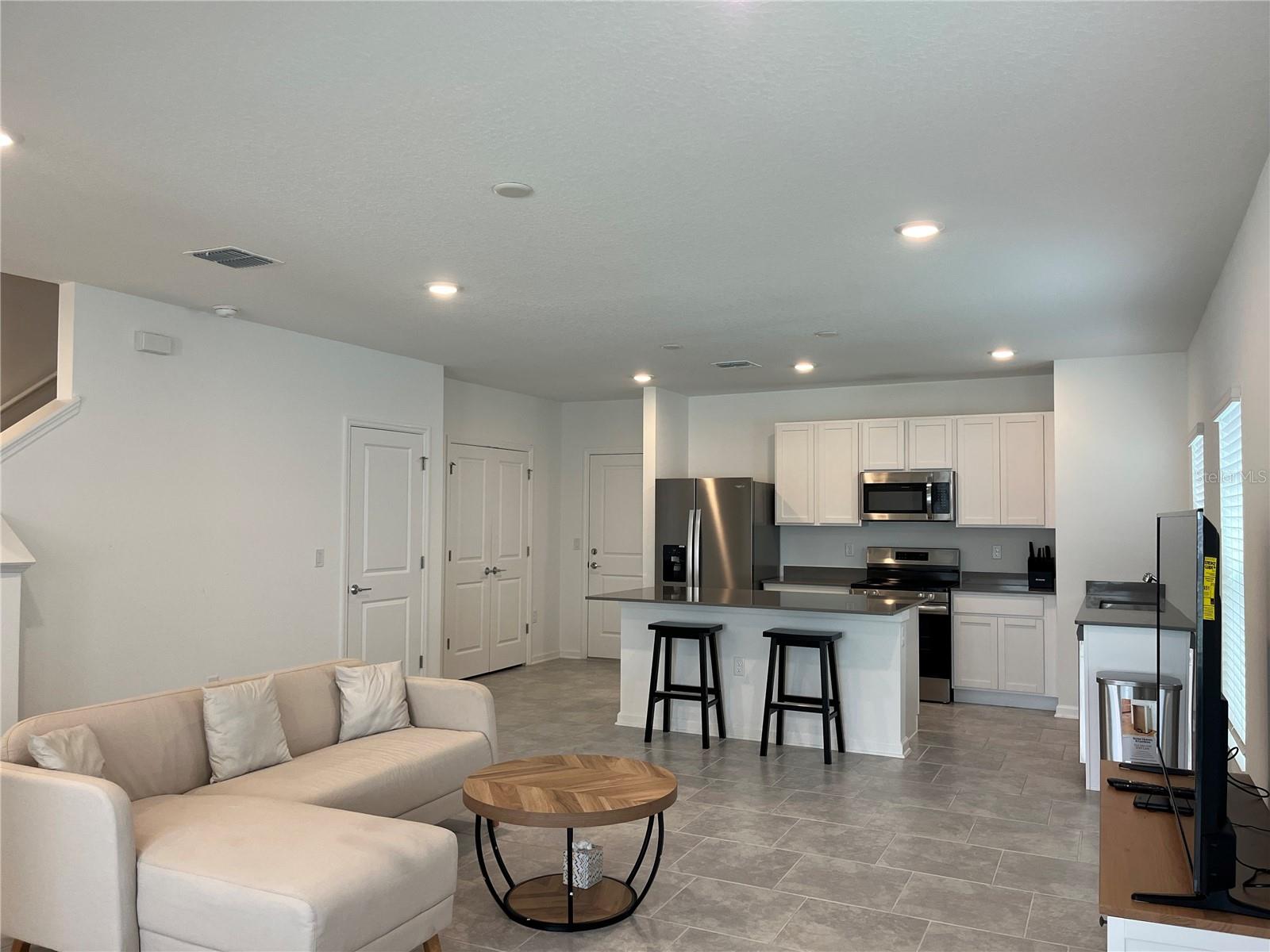 Image 4 of 27 For 7067 Sienna Oak Alley