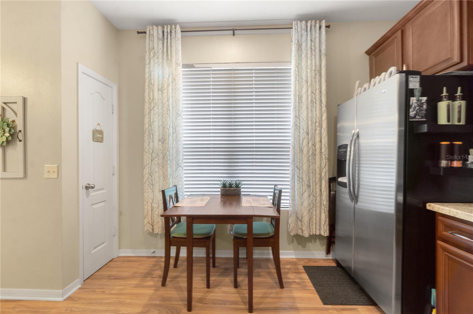 Image 14 of 42 For 15350 Oak Apple Court 17b