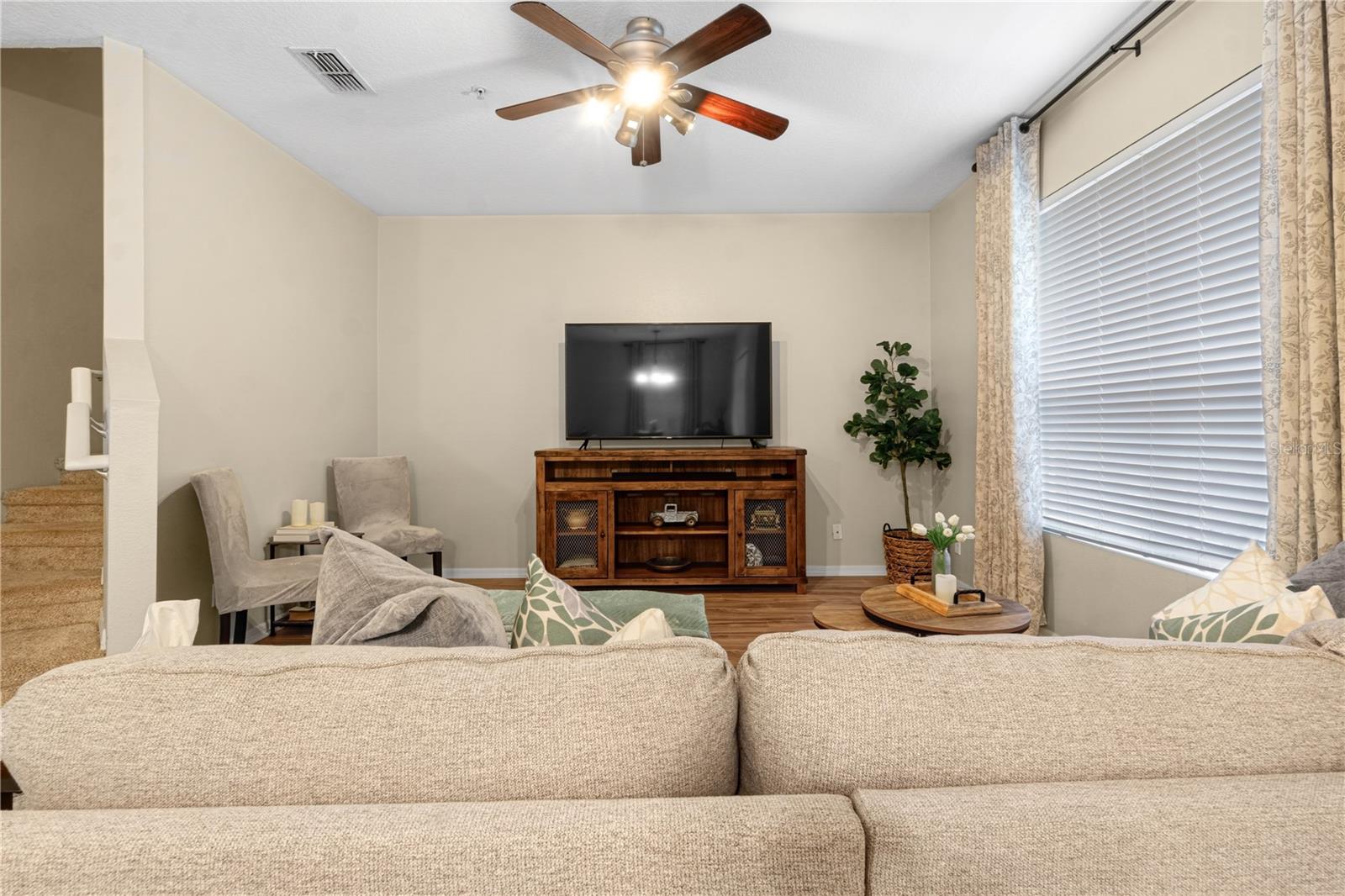 Image 17 of 42 For 15350 Oak Apple Court 17b