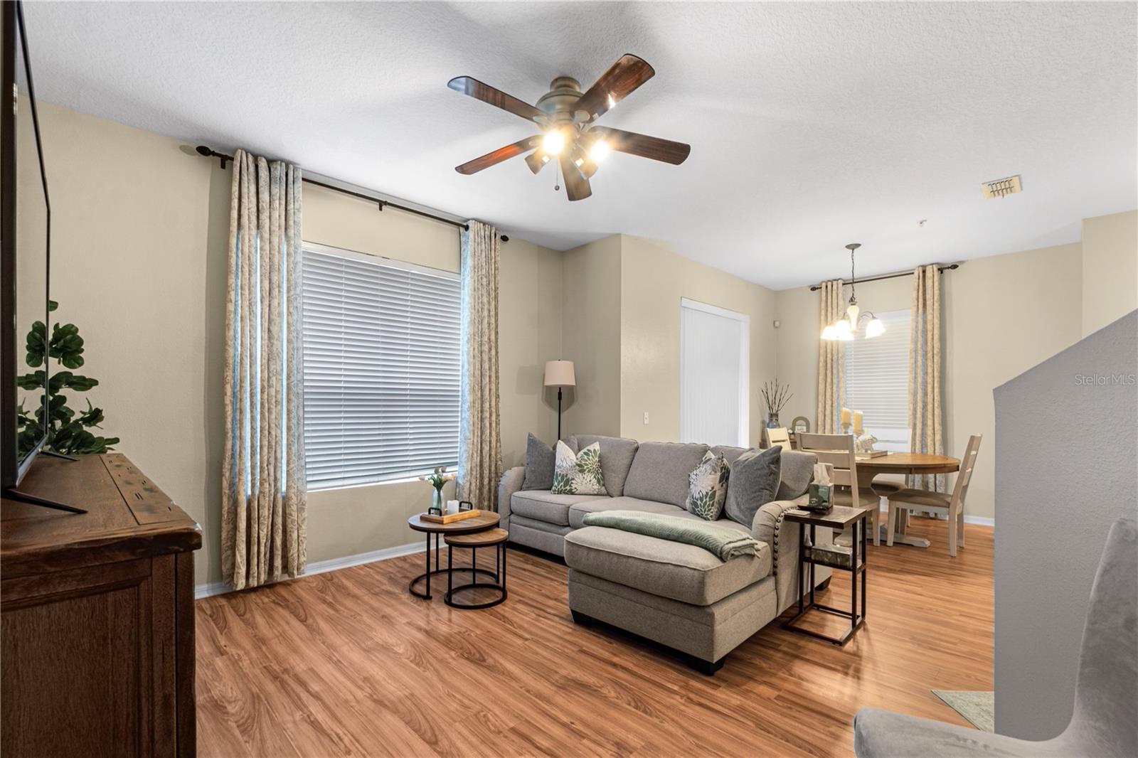 Image 20 of 42 For 15350 Oak Apple Court 17b