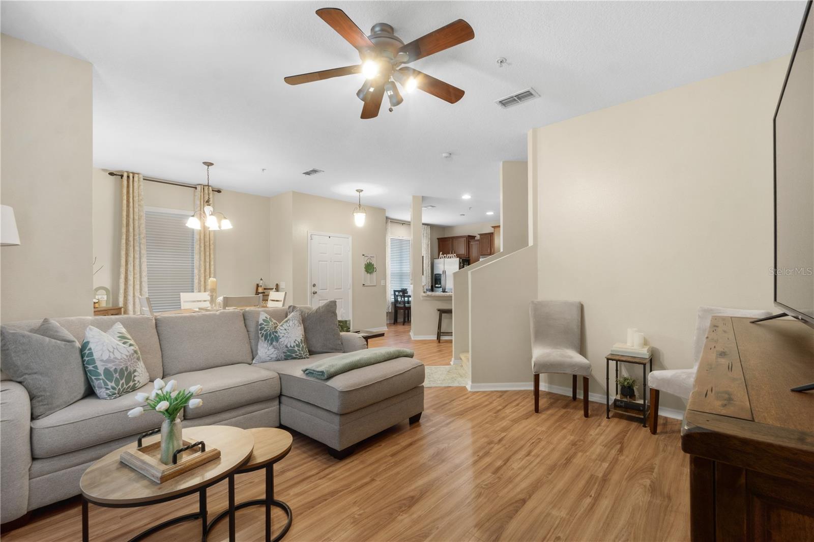 Image 21 of 42 For 15350 Oak Apple Court 17b