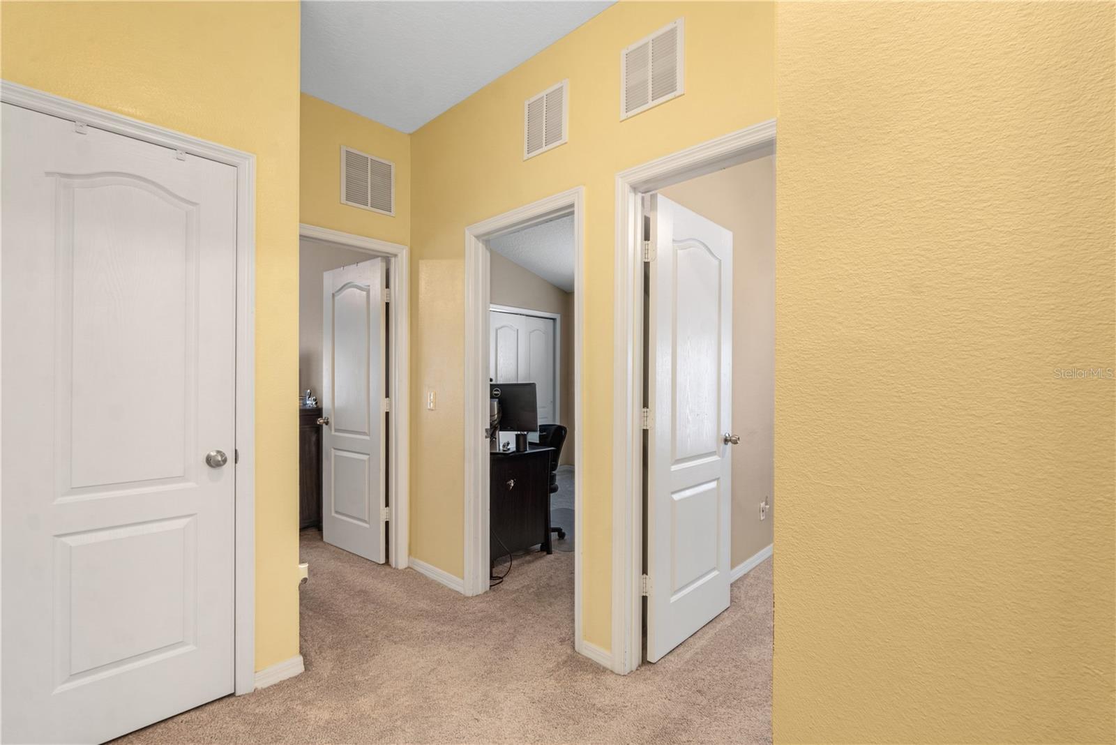 Image 24 of 42 For 15350 Oak Apple Court 17b