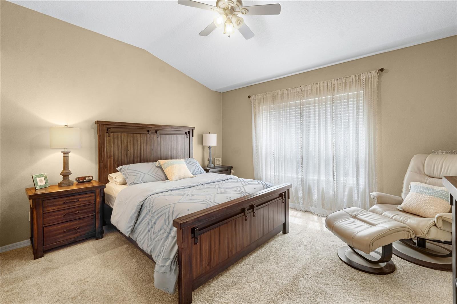 Image 25 of 42 For 15350 Oak Apple Court 17b