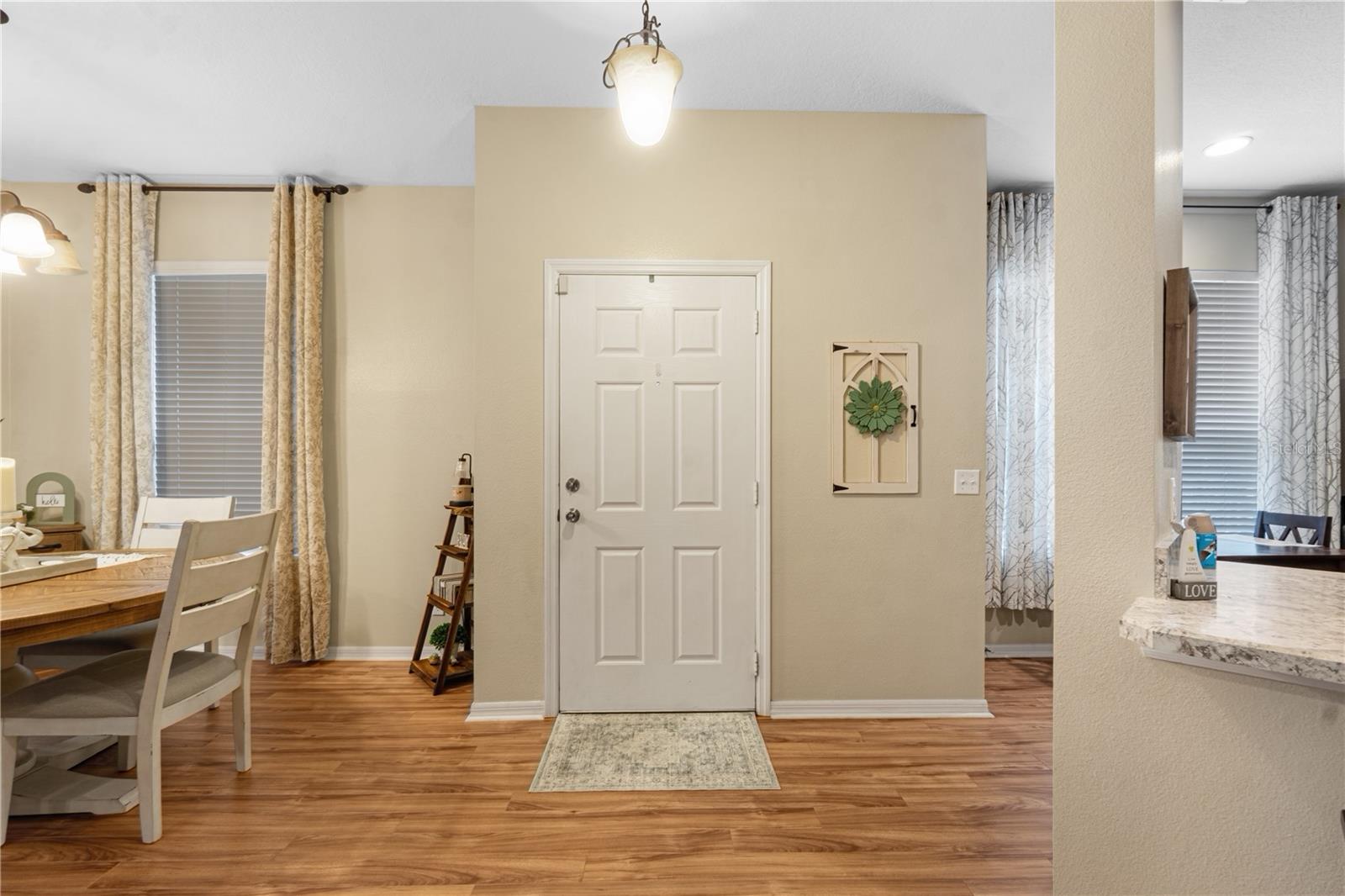 Image 4 of 42 For 15350 Oak Apple Court 17b