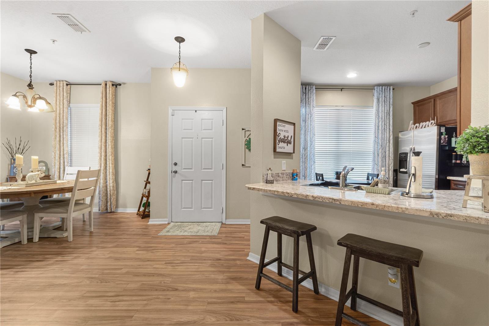 Image 5 of 42 For 15350 Oak Apple Court 17b