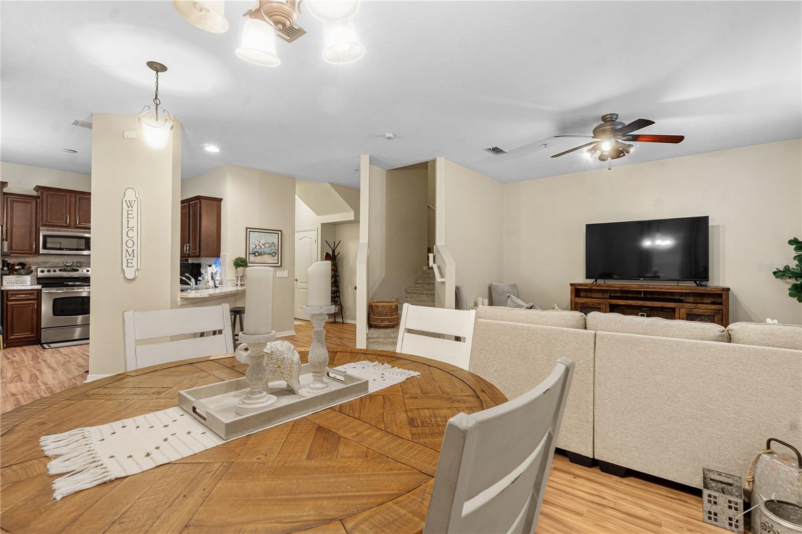 Image 7 of 42 For 15350 Oak Apple Court 17b