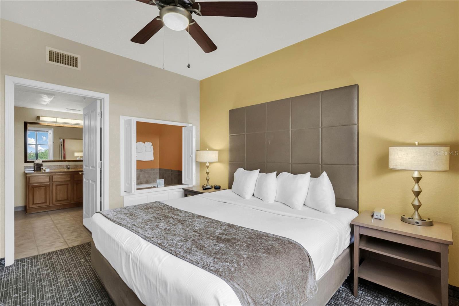 Image 9 of 30 For 12527 Floridays Resort Drive 511e