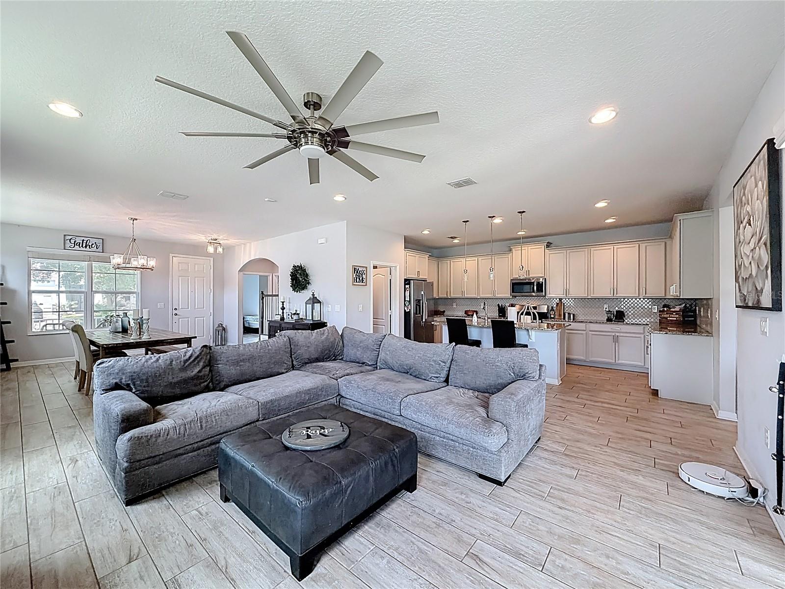 Image 14 of 54 For 8150 Gray Kingbird Drive