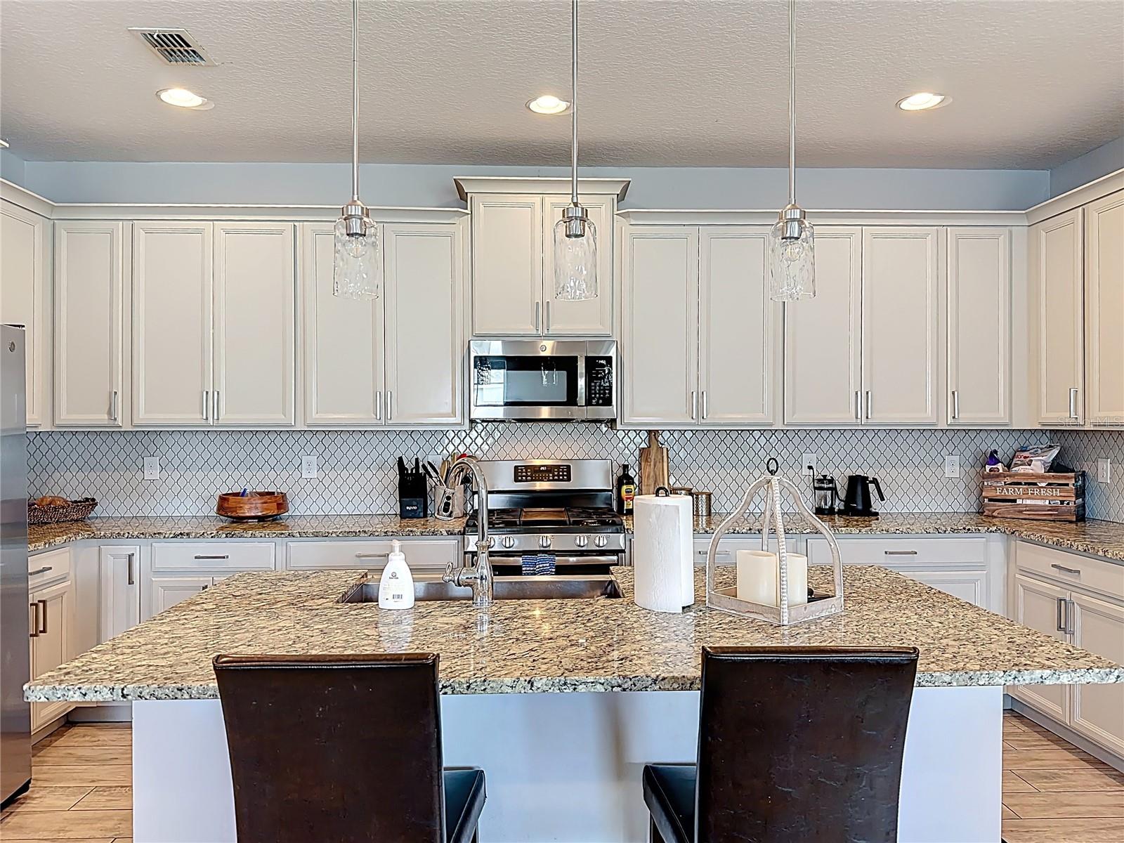 Image 18 of 54 For 8150 Gray Kingbird Drive