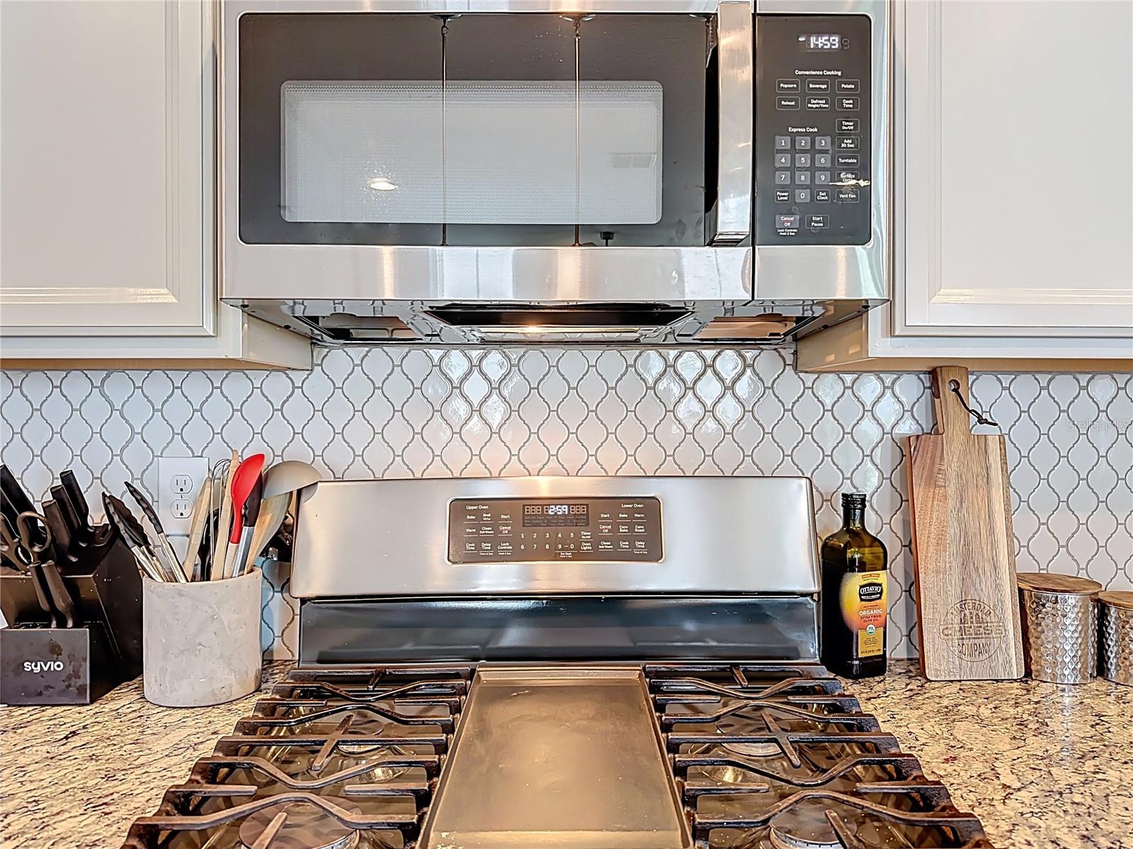 Image 21 of 54 For 8150 Gray Kingbird Drive