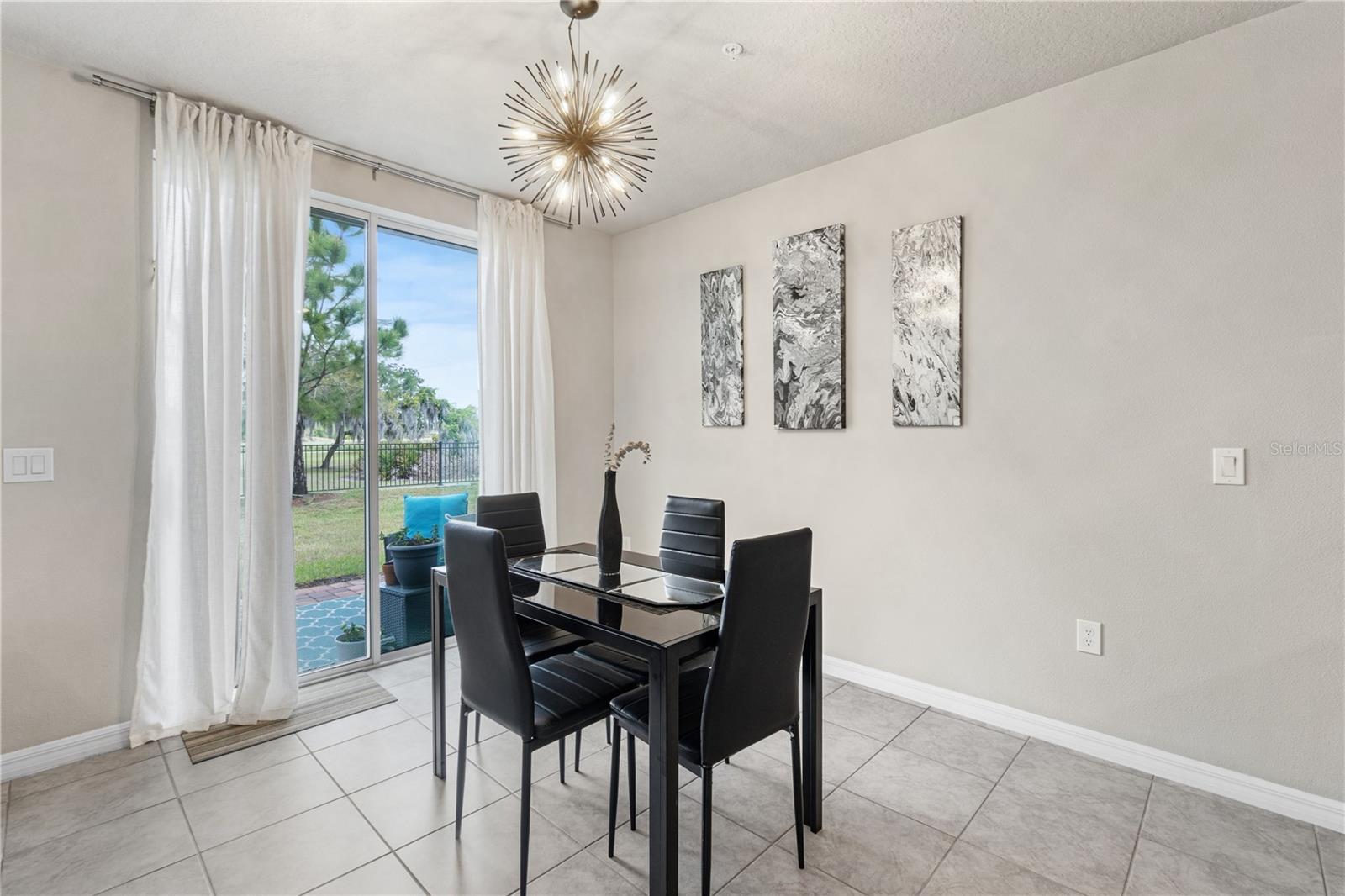 Image 12 of 30 For 951 Robin Holly Street