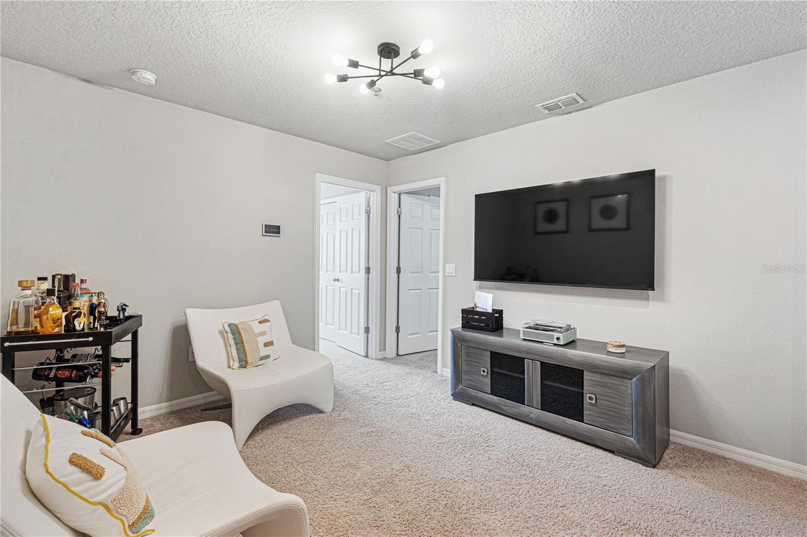 Image 14 of 30 For 951 Robin Holly Street