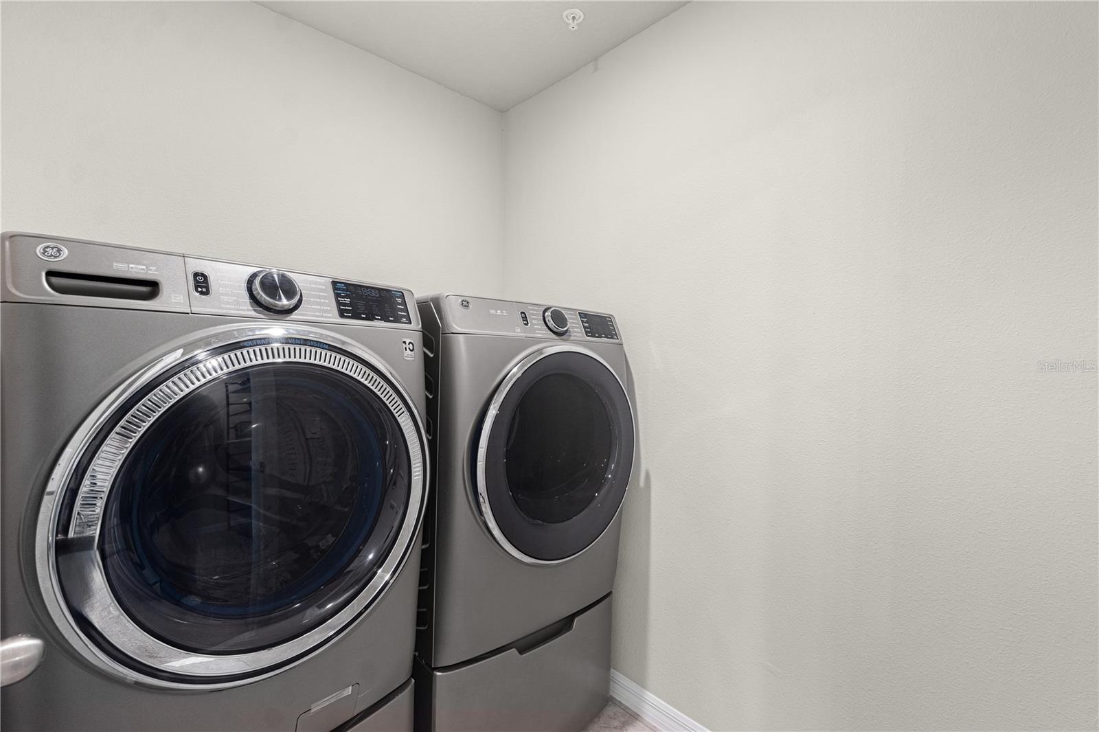 Image 24 of 30 For 951 Robin Holly Street